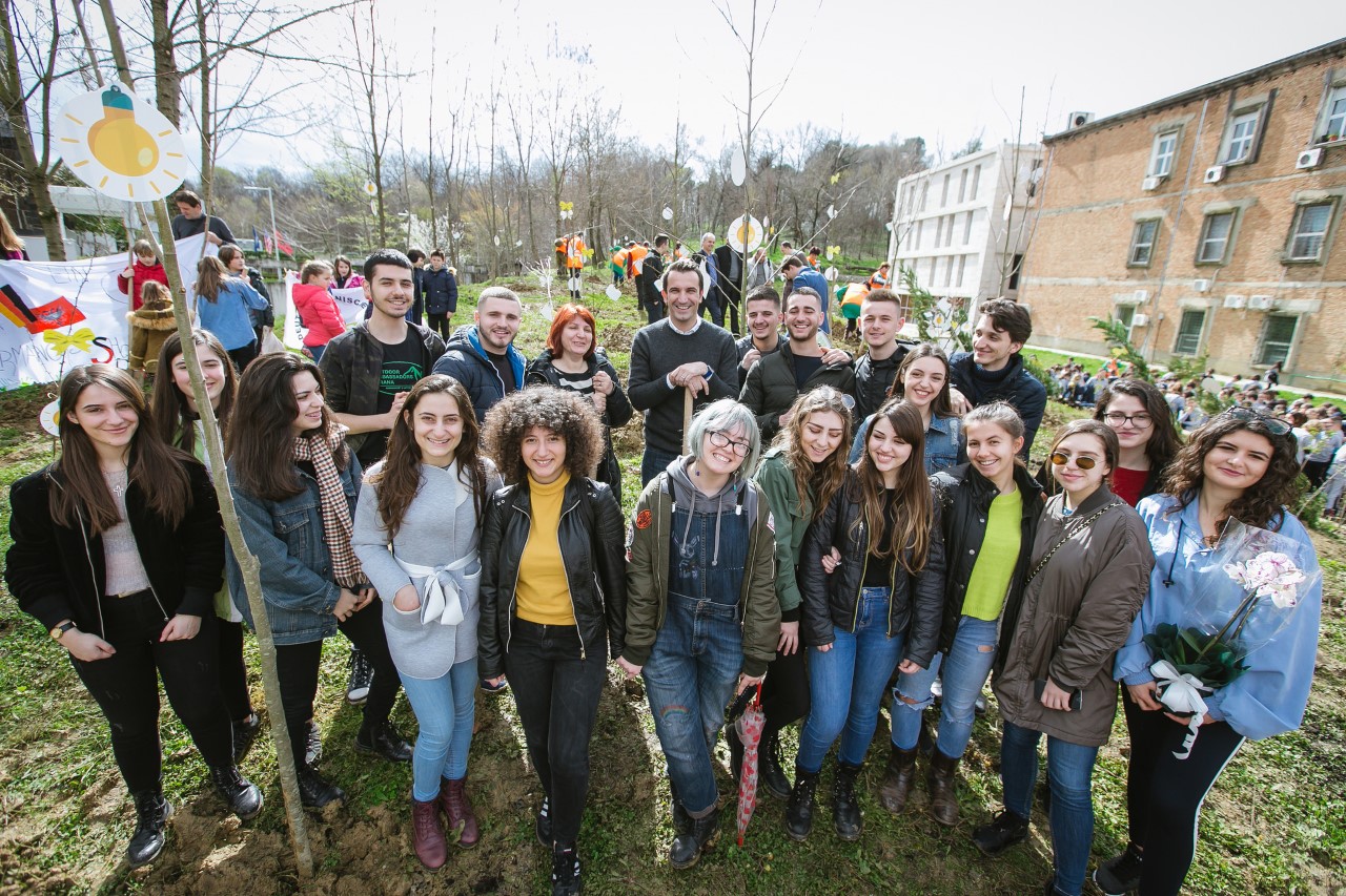 Nesër bileta e autobusit falas për nënat dhe vajzat e Tiranës