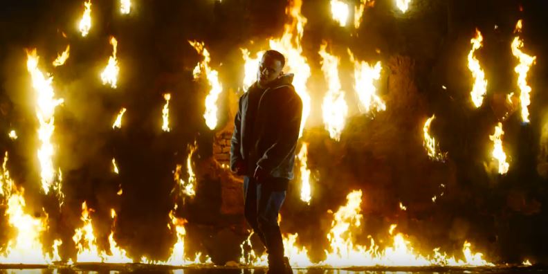 Nora Istrefi “e la në baltë”, këngëtari shqiptar publikon këngën pa bashkëpunim