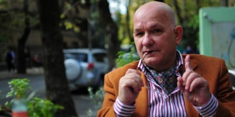 Pedagogu shpërthen ndaj Bashës: Njeri i mbaruar, s’ka as diplomë!