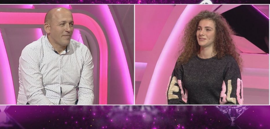 Babai i kërkon falje vajzës dhe i plotëson asaj ëndrrën më të madhe