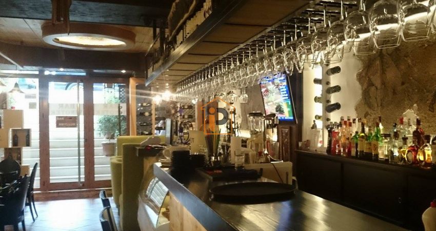 Shkon të pijë kafe, vdes në lokal