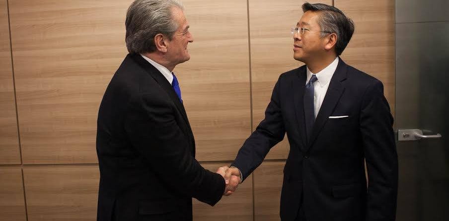 Donald Lu i shkon në zyrë Berishës, çfarë u diskutua