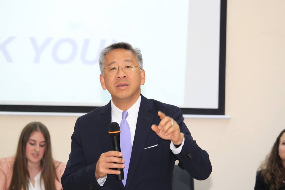 Kokaina rekord në Durrës/ Ambasadori Lu tregon kush është “peshku i madh”