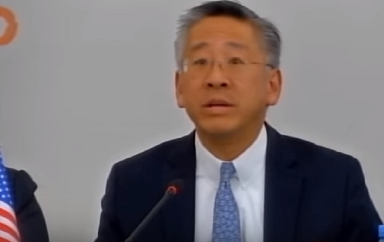 Deklarata e fortë e ambasadorit Lu: Disa drejtues të vendit kanë shitur vajza, ndjej neveri