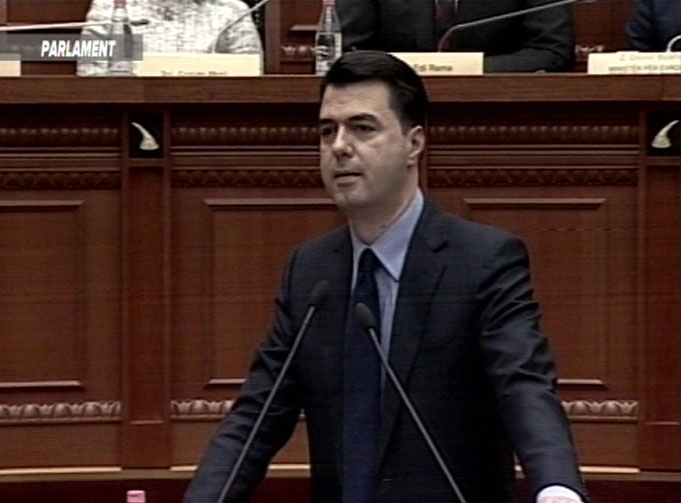 Basha shpërthen ndaj Ramës: O llapaqen i batutave