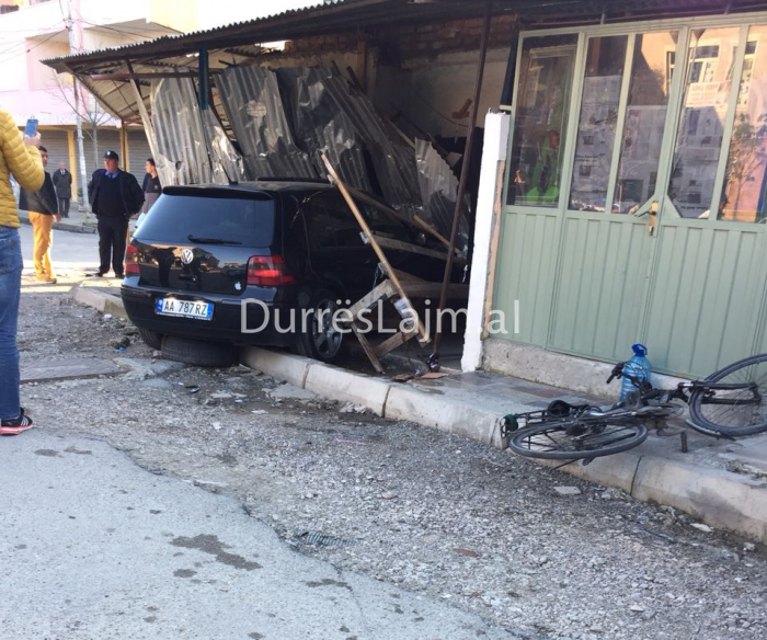 Policia e Durrësit jep detaje për aksidentin me vdekje, shoqërohet drejtuesi i mjetit