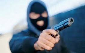 Arrestohet i riu që grabiti çiftin e moshuar