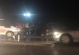 3 automjete përplasen me njëra-tjetrën, një i plagosur