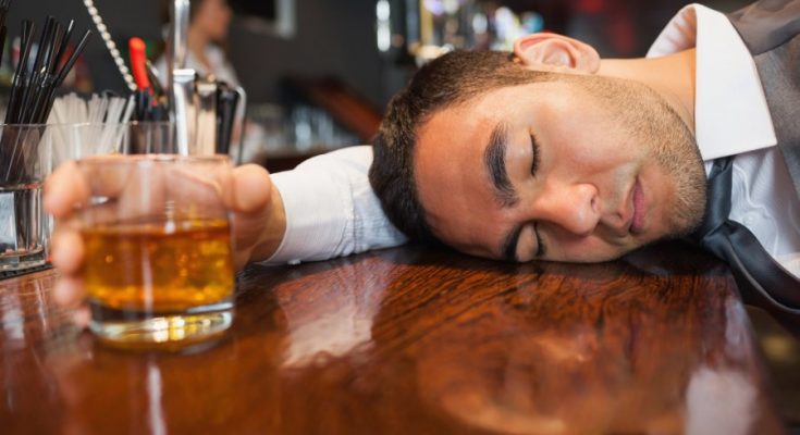 Pijet alkoolike mund të shkaktojnë dëm të përhershëm gjenetik