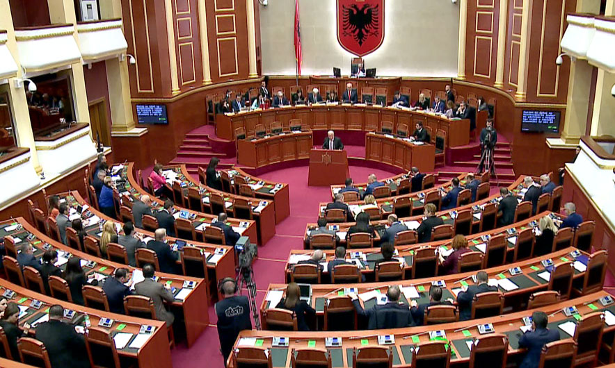 Kush do ta hetojë Tahirin, dalin emrat e deputetëve në Komision