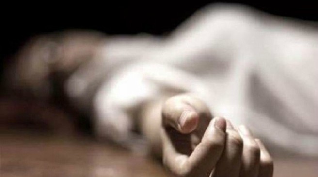 I mituri i dehur pret damarët e duarve në banesë