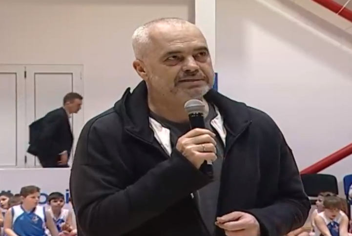 Kryeministri Rama inauguron pallatin e ri të sportit në Durrës (FOTO+VIDEO)