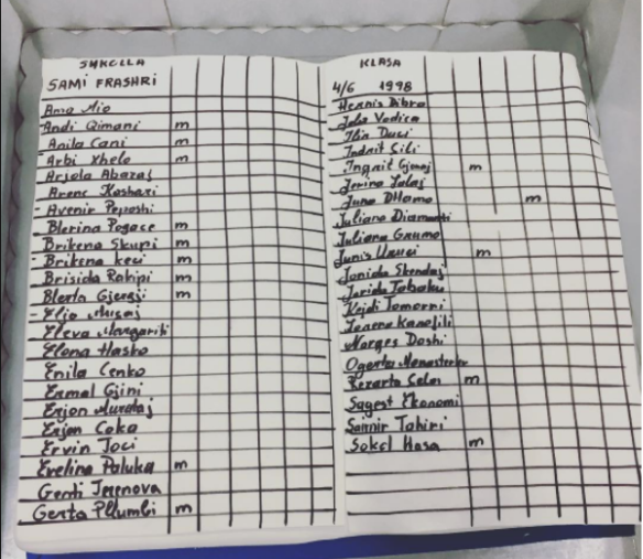 Drejtoresha e shkollës fshin mungesat kundrejt 150 mijë lekëve