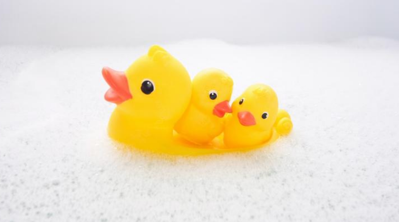 Mbrojini bebet tuaja nga këto lodra!