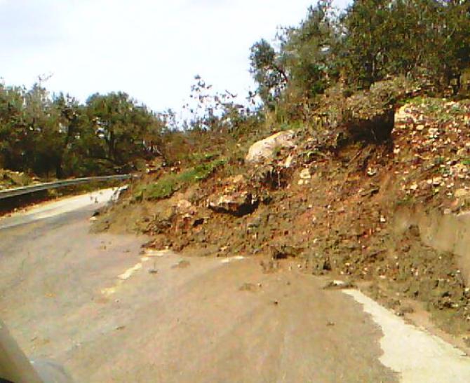 Rrëshqasin dherat, bllokohet dogana e Trebishtit