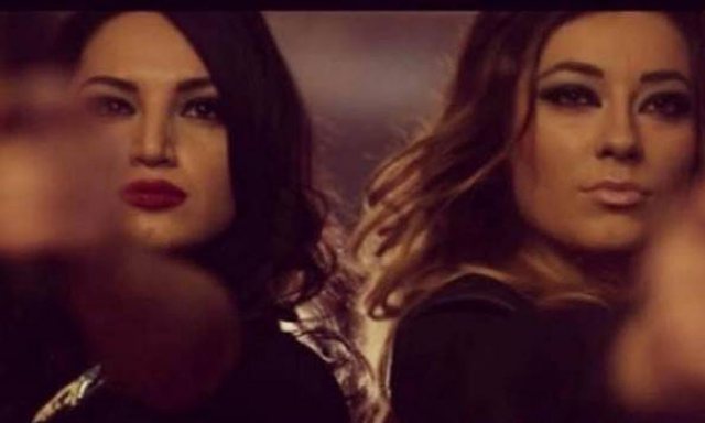 Dikur mikesha të ngushta, Samanta për Ronela Hajatin: Për mua nuk ekziston!