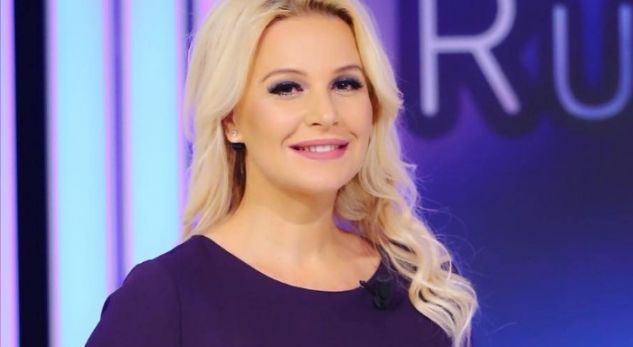 Dalin foto nga koha kur Rudina Magjistari dilte me barkun jashtë…