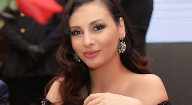 Amin e surprizojnë me një super dhuratë (FOTO)