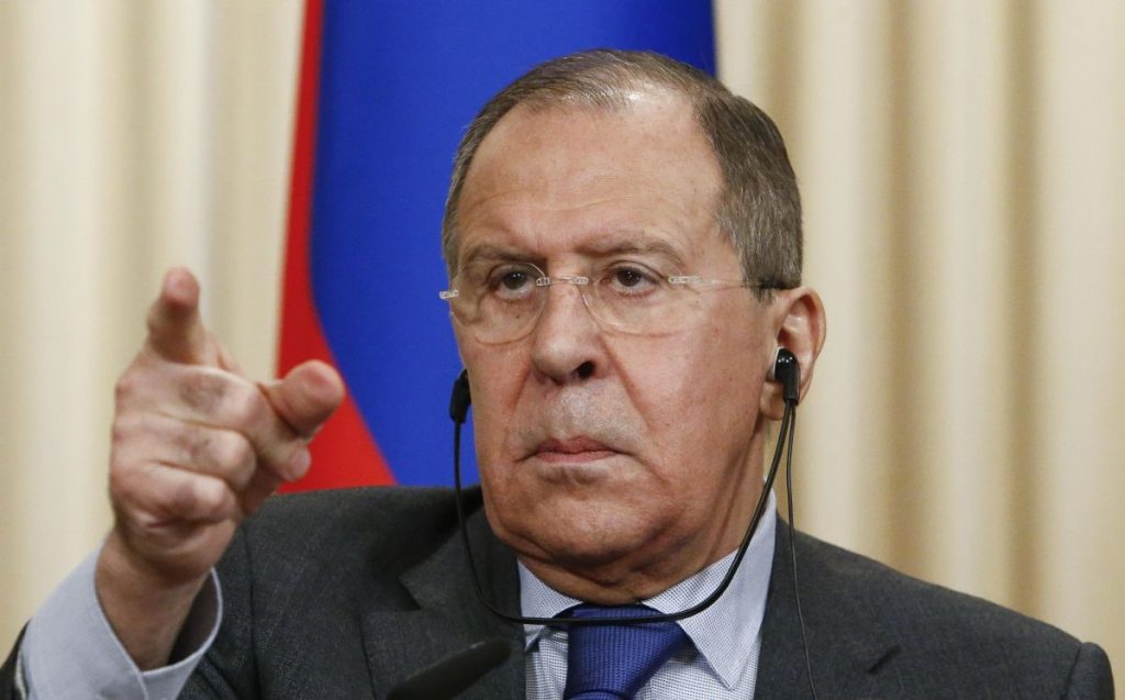 Rusia shpall “non grata” dy diplomatë shqiptarë nga ambasada në Moskë