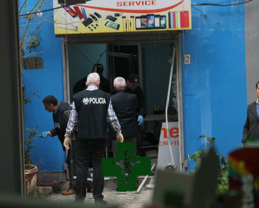 Mediat italiane: Celularët-bomba në Tiranë, për xhihadistët. Frikë se mund të eleminohet autori