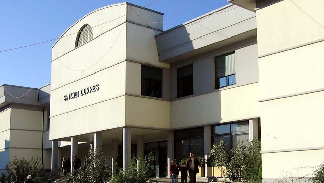 Durrës, 40-vjeçari vdes në spital