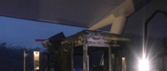 FOTO/ Çfarë po ndodh në Rrugën e Kombit pas protestës