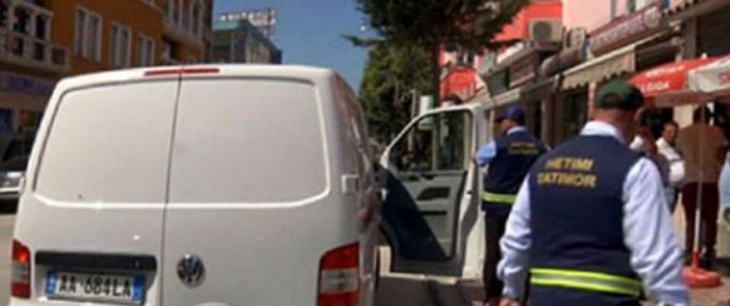 Hetimi Tatimor mbyll dy lokale në Tiranë, s’lëshonin kupon tatimor