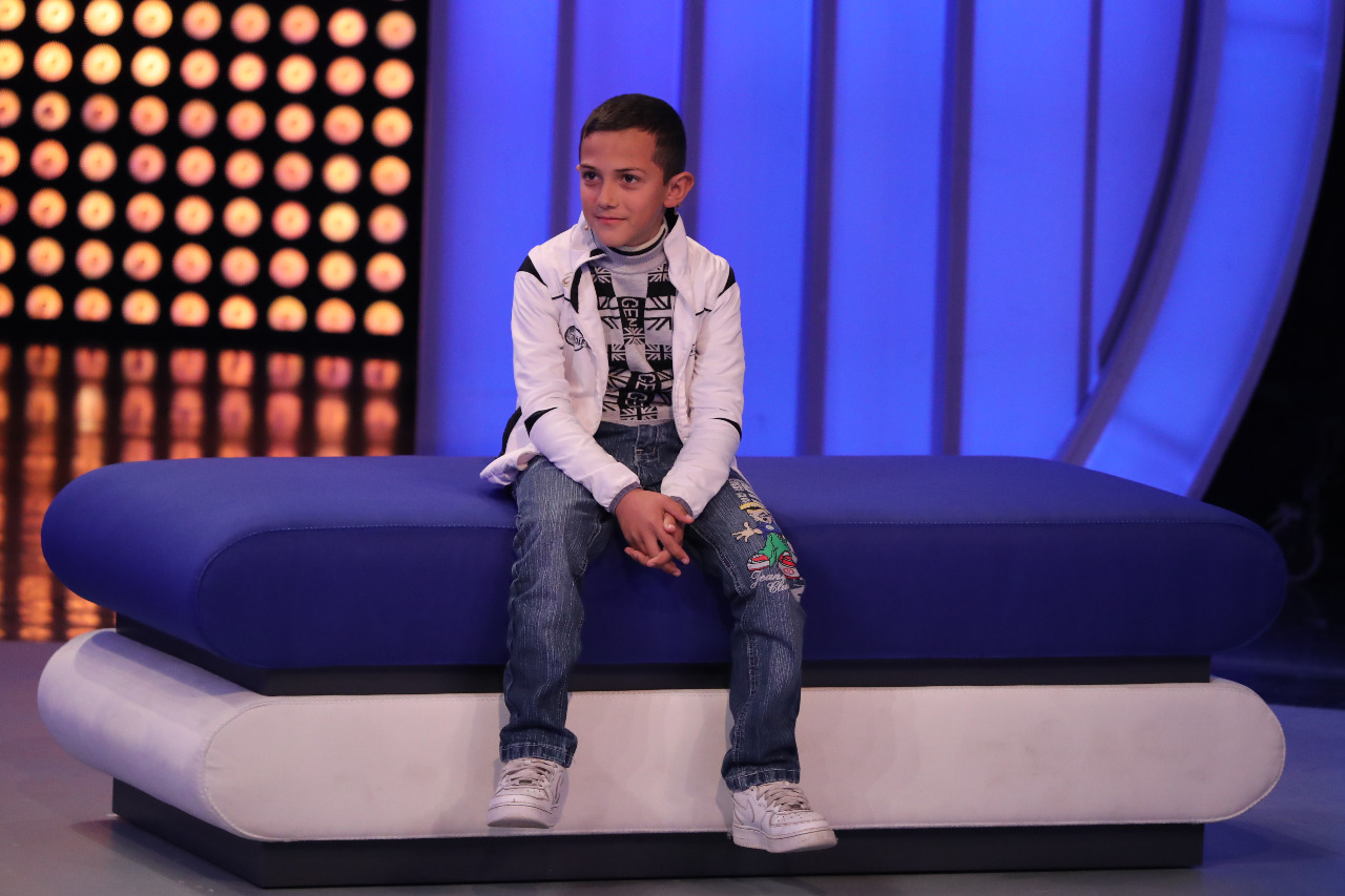 13 vite pa i takuar, vogëlushi tenton ribashkimin e të ëmës me familjen