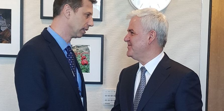 Ministri Xhafaj takon Ndihmës Sekretarin e Shtetit James A. Walsh