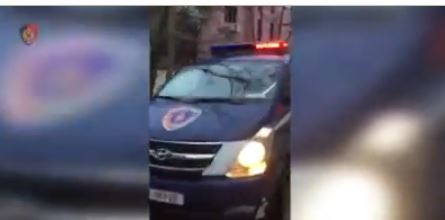 Shpërndanin drogë pranë gjimnazeve, 4 të arrestuar (VIDEO)
