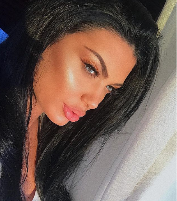 Një mami sexy si Zaimina Vasjari… si e nis ditën nga shtëpia e saj