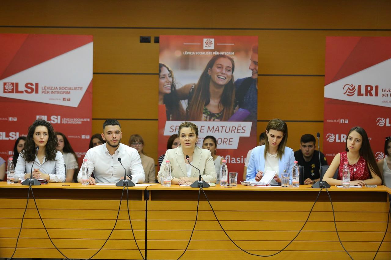 Kryemadhi thirrje maturantëve: Përmbysni regjimin diktatorial të Ramës