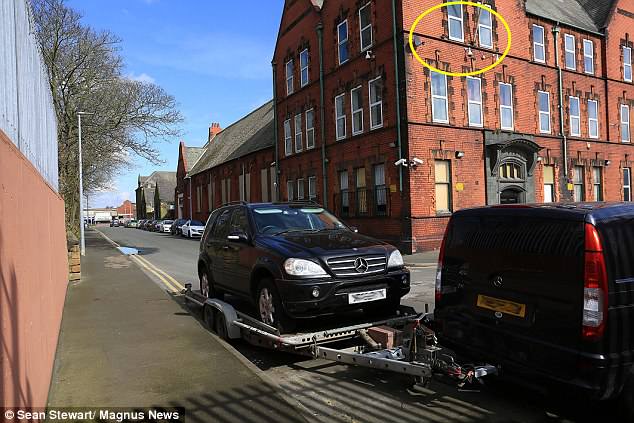 Metoda ideale për të parkuar makinën kurdoherë! (FOTO)