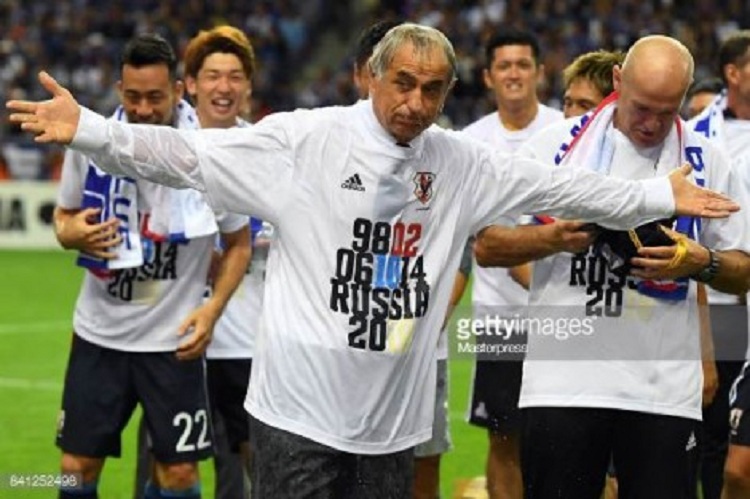 Kualifikoi kombëtaren në Botëror, por e largojnë se humbi 2 ndeshje miqësore