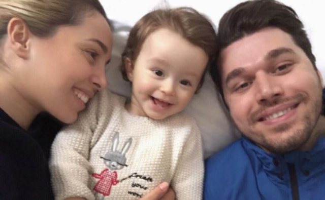 Albani Skënderaj feston ditëlindjen, Miriami dedikim emocionues