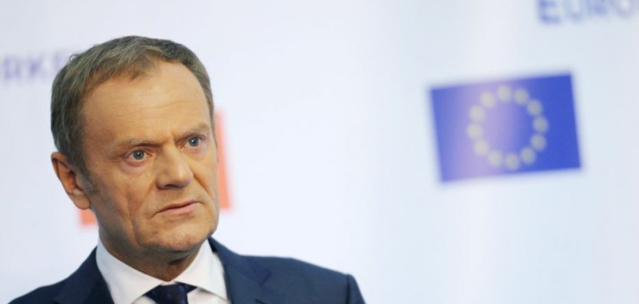 Donald Tusk viziton sot Kosovën