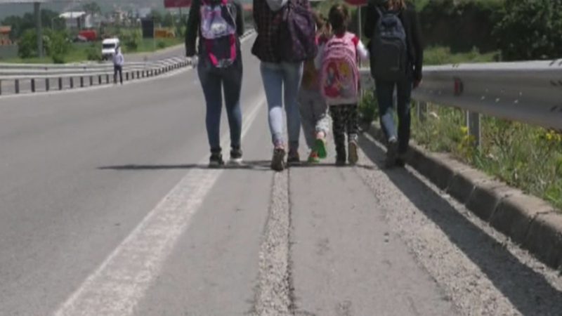 Rreziku vjen nga rruga, fëmijët pa mundësi kalimi