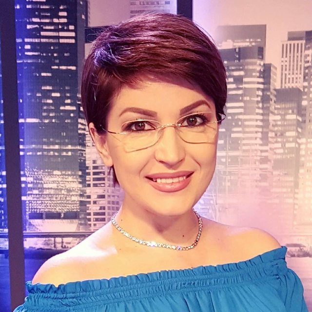 “Është vajzë”, moderatorja e njohur shtatzënë? Ja e vërteta