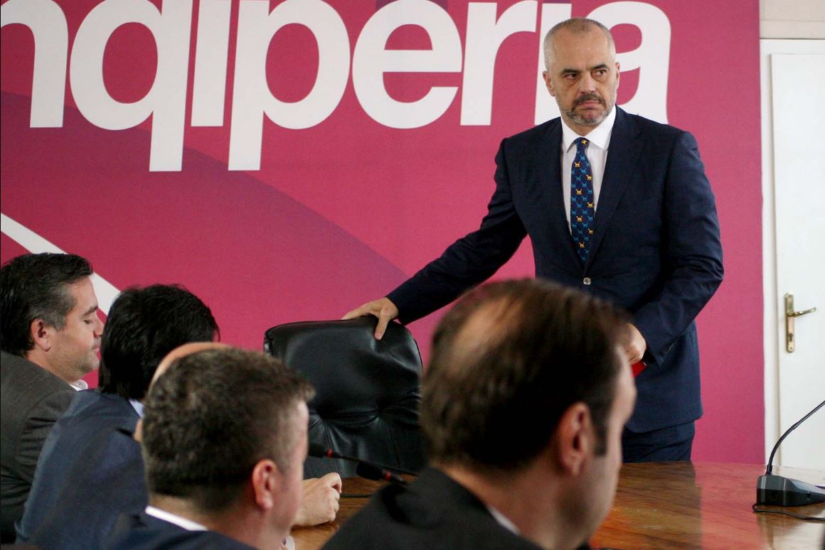 EMRAT/ Rama shkarkon drejtorët e 2 zyrave të punësimit