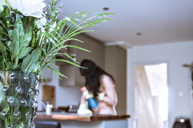 Kompania që ofron pastruese nudo refuzon femrat e reja e të holla: Si preferojnë meshkujt!