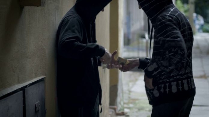 EMRI/ Arrestohet 24-vjeçari në Durrës, shpërndante kokainë e marijuanë në lokalet e natës