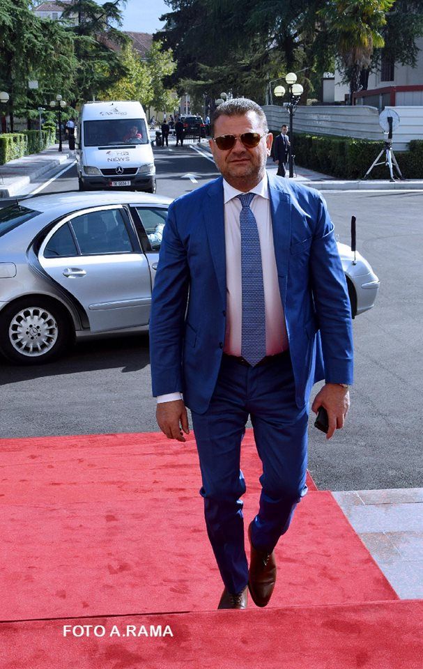 Deputetit Tom Doshi dhe familjes së tij i ndalohet hyrja në SHBA, zbulohet arsyeja