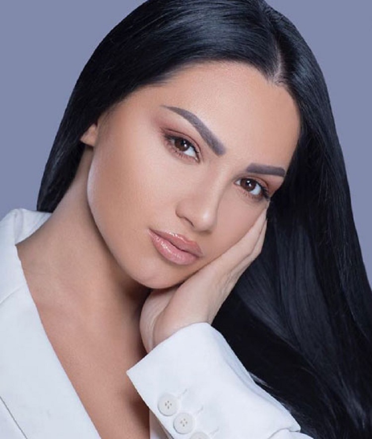 Si dy pika uji/ Samanta Karavella prezanton motrën e saj (FOTO)