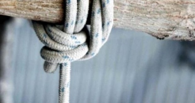 I mituri shpëtohet nga familja para se të vetëvaret, dyshimet e para