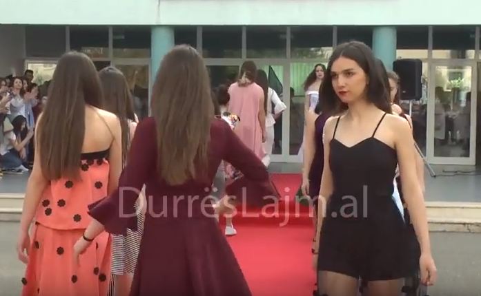 Nxënësit e &#8220;Hysen Çelës&#8221; hapin dyert, prezantojnë punimet e tyre (FOTO+VIDEO)