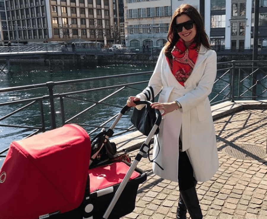 Mëmësia plot nur e moderatores durrsake (FOTO)