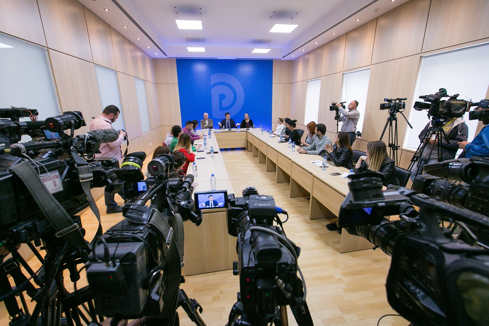 Thirrja e fortë e Berishës në mbledhjen e grupit: Rama duhet rrëzuar si Enveri