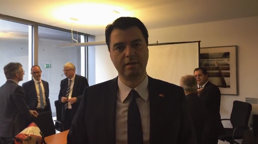 Basha jep lajmin e mirë nga Berlini për hapjen e negociatave me BE (VIDEO)