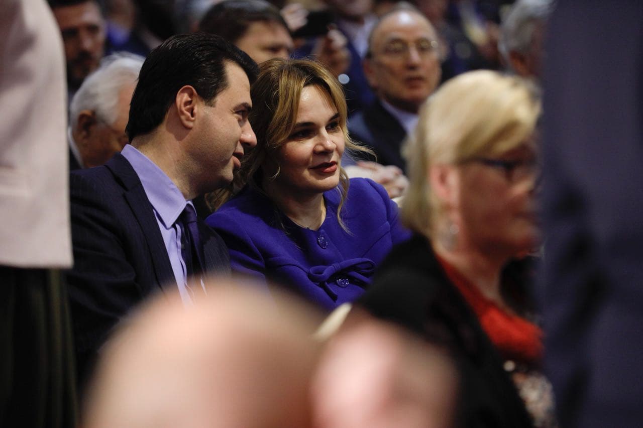 Kryemadhi i shkon Bashës në selinë e Partisë Demokratike