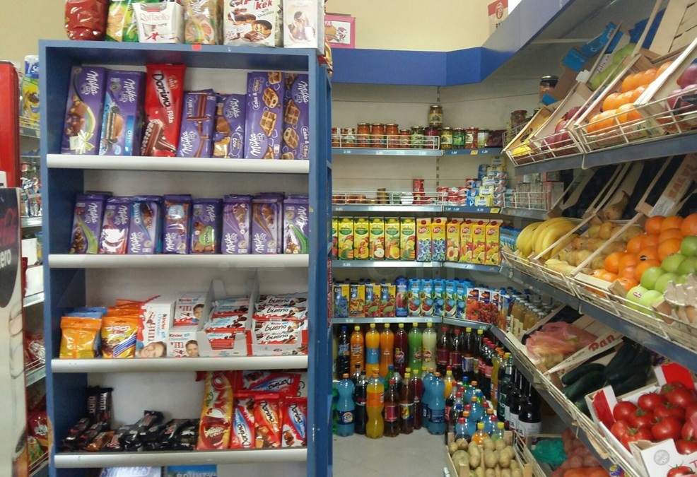 Vidhet dyqani i durrsakut në Plazh, çfarë morën hajdutët